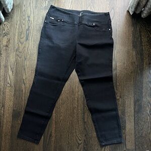 DG2 by Diane Gilman Women's Black Skinny Jeans